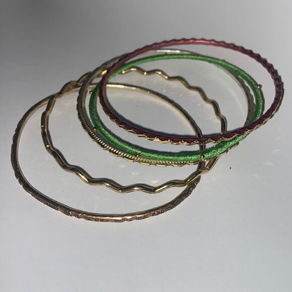 Costume Bangle Bracelets Jewelry - Picture 1 of 3